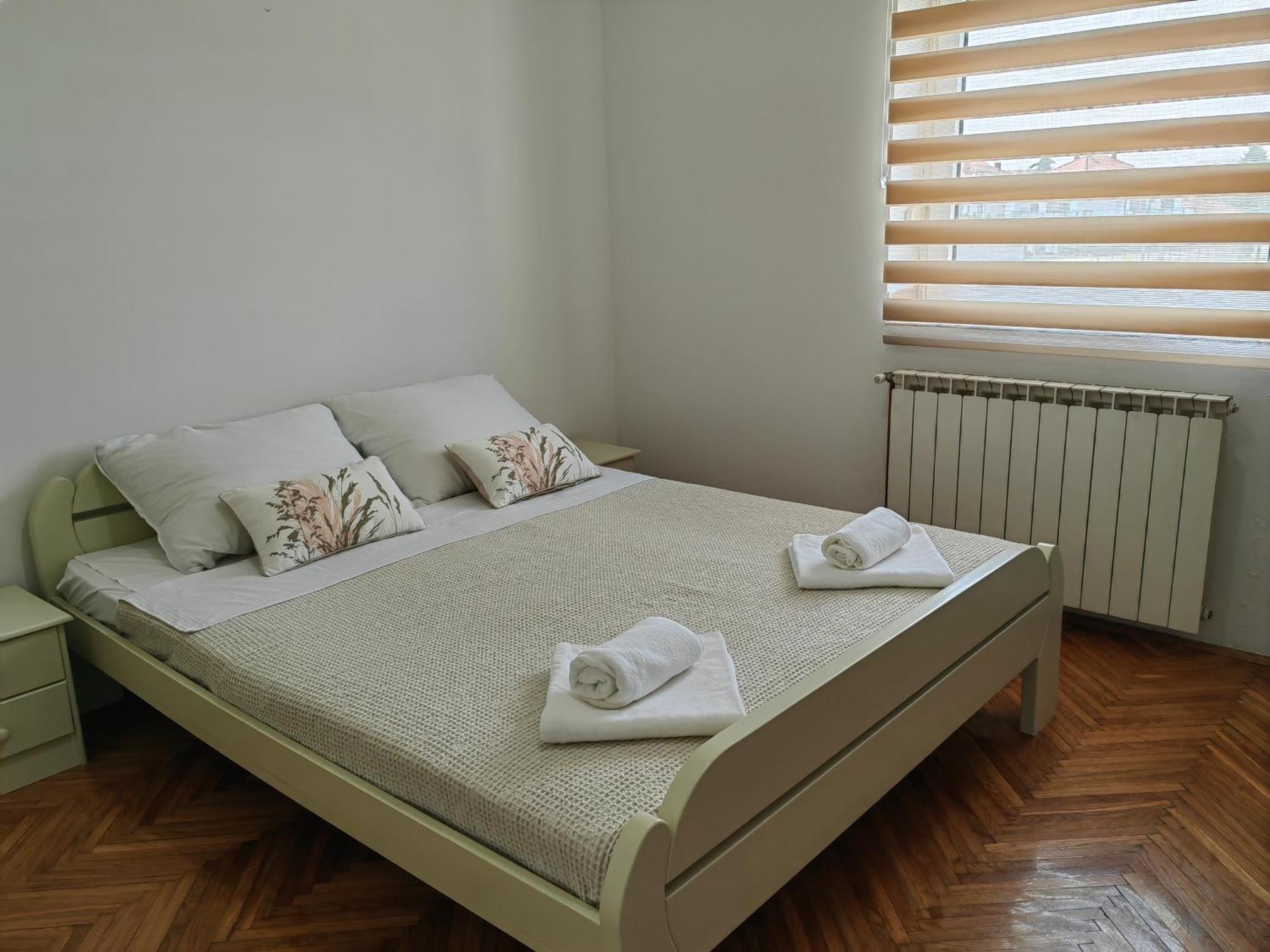 Orient Apartman Sremska Kamenica Exterior photo